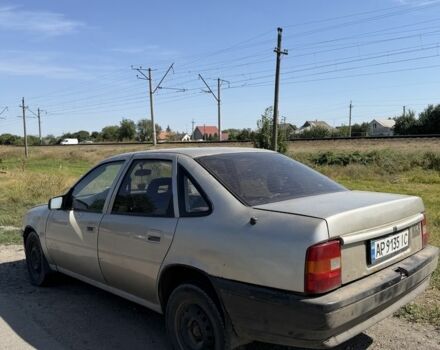Сірий Опель Вектра, об'ємом двигуна 1.6 л та пробігом 300 тис. км за 673 $, фото 1 на Automoto.ua