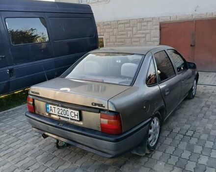 Опель Вектра 1991 у Чернівцях на Automoto.ua Сірий Опель Вектра, об'ємом двигуна 1.6 л та пробігом 330 тис. км за 775 $, фото 2 на Automoto.ua