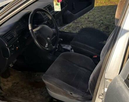 Серый Опель Вектра, объемом двигателя 1.8 л и пробегом 250 тыс. км за 1250 $, фото 4 на Automoto.ua