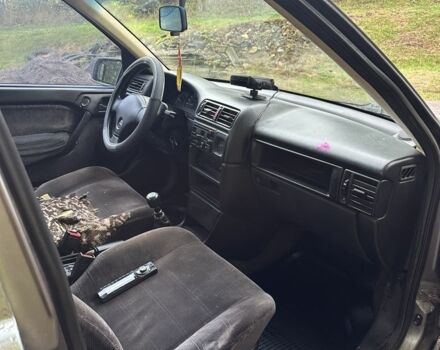 Сірий Опель Вектра, об'ємом двигуна 1.8 л та пробігом 450 тис. км за 1650 $, фото 5 на Automoto.ua