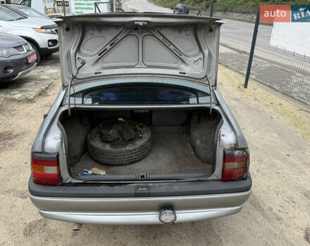 Серый Опель Вектра, объемом двигателя 1.8 л и пробегом 200 тыс. км за 1500 $, фото 37 на Automoto.ua