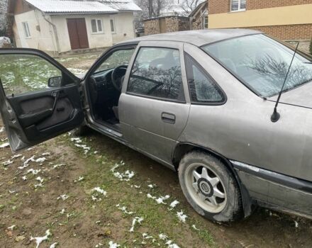 Серый Опель Вектра, объемом двигателя 2 л и пробегом 300 тыс. км за 950 $, фото 1 на Automoto.ua