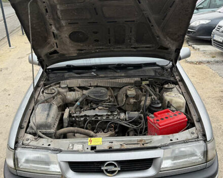 Серый Опель Вектра, объемом двигателя 1.8 л и пробегом 200 тыс. км за 1500 $, фото 39 на Automoto.ua