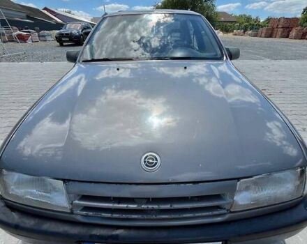 Серый Опель Вектра, объемом двигателя 1.6 л и пробегом 360 тыс. км за 999 $, фото 5 на Automoto.ua