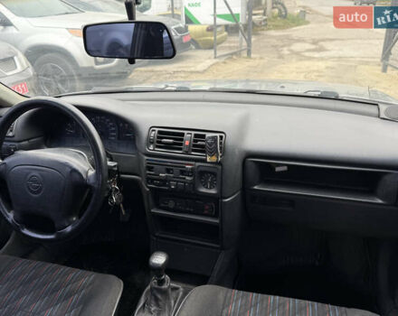 Серый Опель Вектра, объемом двигателя 1.8 л и пробегом 200 тыс. км за 1500 $, фото 28 на Automoto.ua