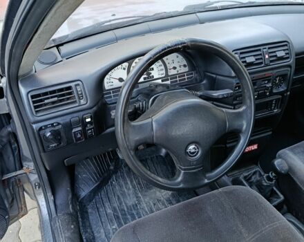 Опель Вектра 1991 у Чернівцях на Automoto.ua Сірий Опель Вектра, об'ємом двигуна 1.6 л та пробігом 330 тис. км за 775 $, фото 10 на Automoto.ua