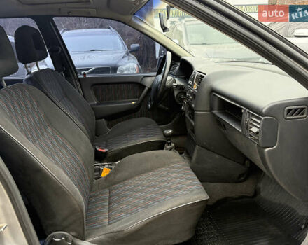 Серый Опель Вектра, объемом двигателя 1.8 л и пробегом 200 тыс. км за 1500 $, фото 30 на Automoto.ua