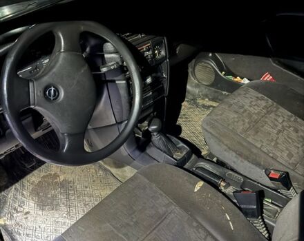 Серый Опель Вектра, объемом двигателя 1.6 л и пробегом 520 тыс. км за 1000 $, фото 3 на Automoto.ua