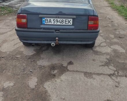 Сірий Опель Вектра, об'ємом двигуна 1.8 л та пробігом 300 тис. км за 1200 $, фото 1 на Automoto.ua