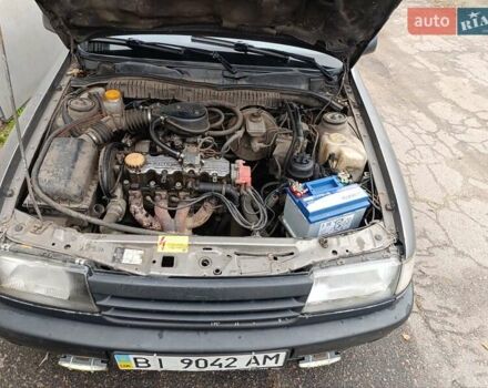 Сірий Опель Вектра, об'ємом двигуна 1.8 л та пробігом 380 тис. км за 1800 $, фото 11 на Automoto.ua