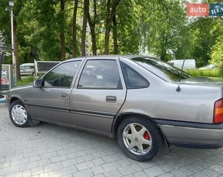 Сірий Опель Вектра, об'ємом двигуна 2 л та пробігом 290 тис. км за 1550 $, фото 4 на Automoto.ua