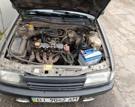 Серый Опель Вектра, объемом двигателя 1.8 л и пробегом 380 тыс. км за 1800 $, фото 11 на Automoto.ua