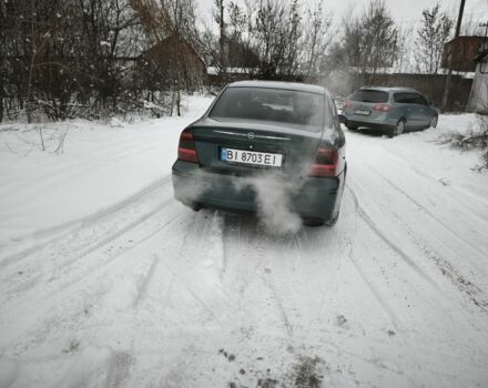 Сірий Опель Вектра, об'ємом двигуна 1.6 л та пробігом 384 тис. км за 3750 $, фото 1 на Automoto.ua