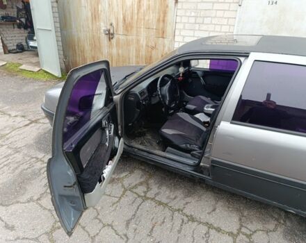 Серый Опель Вектра, объемом двигателя 1.8 л и пробегом 380 тыс. км за 1800 $, фото 5 на Automoto.ua