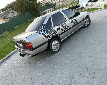 Серый Опель Вектра, объемом двигателя 0 л и пробегом 300 тыс. км за 1499 $, фото 3 на Automoto.ua