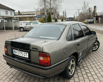 Сірий Опель Вектра, об'ємом двигуна 1.6 л та пробігом 270 тис. км за 1600 $, фото 4 на Automoto.ua