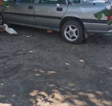 Сірий Опель Вектра, об'ємом двигуна 1.8 л та пробігом 260 тис. км за 1500 $, фото 3 на Automoto.ua