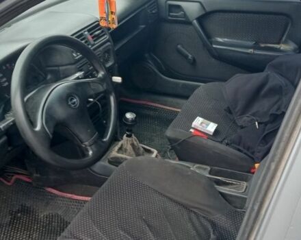 Серый Опель Вектра, объемом двигателя 1.8 л и пробегом 330 тыс. км за 899 $, фото 6 на Automoto.ua