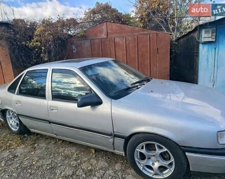 Серый Опель Вектра, объемом двигателя 1.8 л и пробегом 380 тыс. км за 1000 $, фото 1 на Automoto.ua