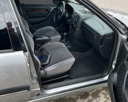 Сірий Опель Вектра, об'ємом двигуна 1.8 л та пробігом 500 тис. км за 3000 $, фото 4 на Automoto.ua