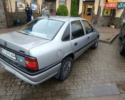 Серый Опель Вектра, объемом двигателя 2 л и пробегом 300 тыс. км за 800 $, фото 6 на Automoto.ua