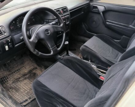 Серый Опель Вектра, объемом двигателя 1.8 л и пробегом 100 тыс. км за 1000 $, фото 4 на Automoto.ua