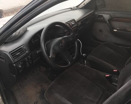 Сірий Опель Вектра, об'ємом двигуна 2 л та пробігом 332 тис. км за 900 $, фото 3 на Automoto.ua