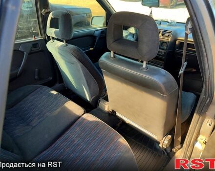 Серый Опель Вектра, объемом двигателя 1.6 л и пробегом 400 тыс. км за 999 $, фото 2 на Automoto.ua