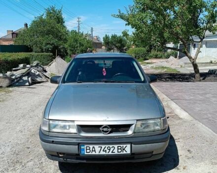 Сірий Опель Вектра, об'ємом двигуна 1.8 л та пробігом 320 тис. км за 2200 $, фото 2 на Automoto.ua