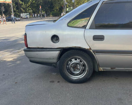 Сірий Опель Вектра, об'ємом двигуна 1.8 л та пробігом 395 тис. км за 850 $, фото 2 на Automoto.ua