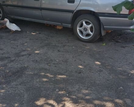 Сірий Опель Вектра, об'ємом двигуна 1.8 л та пробігом 260 тис. км за 1500 $, фото 4 на Automoto.ua