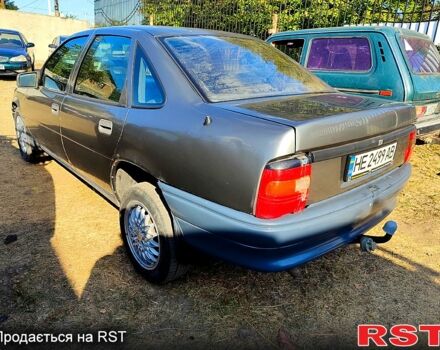 Серый Опель Вектра, объемом двигателя 1.6 л и пробегом 400 тыс. км за 999 $, фото 3 на Automoto.ua