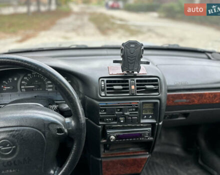 Серый Опель Вектра, объемом двигателя 1.8 л и пробегом 211 тыс. км за 500 $, фото 3 на Automoto.ua