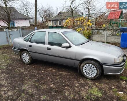 Серый Опель Вектра, объемом двигателя 1.6 л и пробегом 300 тыс. км за 1800 $, фото 4 на Automoto.ua