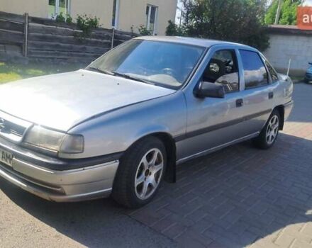 Серый Опель Вектра, объемом двигателя 2 л и пробегом 325 тыс. км за 950 $, фото 4 на Automoto.ua