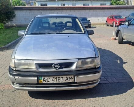 Серый Опель Вектра, объемом двигателя 2 л и пробегом 325 тыс. км за 950 $, фото 1 на Automoto.ua