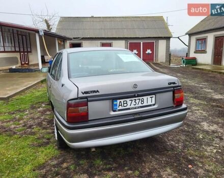 Серый Опель Вектра, объемом двигателя 1.6 л и пробегом 300 тыс. км за 1800 $, фото 5 на Automoto.ua