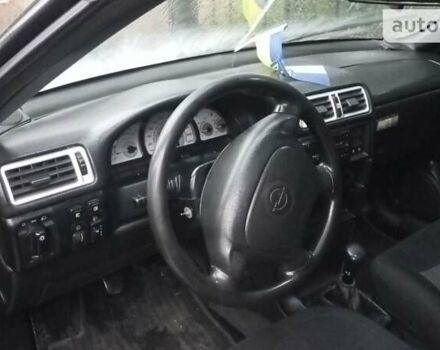 Серый Опель Вектра, объемом двигателя 1.8 л и пробегом 180 тыс. км за 1500 $, фото 4 на Automoto.ua