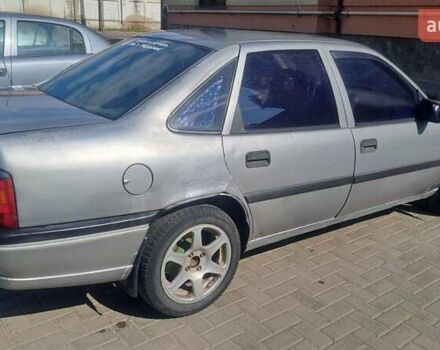 Серый Опель Вектра, объемом двигателя 2 л и пробегом 325 тыс. км за 950 $, фото 6 на Automoto.ua
