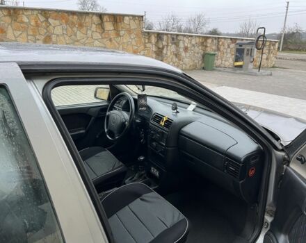 Серый Опель Вектра, объемом двигателя 1.6 л и пробегом 210 тыс. км за 1950 $, фото 8 на Automoto.ua