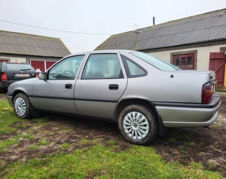 Серый Опель Вектра, объемом двигателя 1.6 л и пробегом 300 тыс. км за 1800 $, фото 4 на Automoto.ua