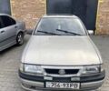 Сірий Опель Вектра, об'ємом двигуна 1.6 л та пробігом 300 тис. км за 1000 $, фото 1 на Automoto.ua