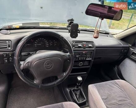 Серый Опель Вектра, объемом двигателя 2 л и пробегом 300 тыс. км за 1900 $, фото 26 на Automoto.ua