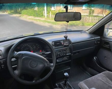 Сірий Опель Вектра, об'ємом двигуна 2 л та пробігом 176 тис. км за 1350 $, фото 5 на Automoto.ua