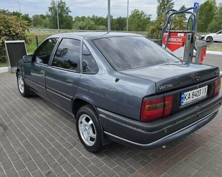 Серый Опель Вектра, объемом двигателя 2 л и пробегом 300 тыс. км за 1900 $, фото 5 на Automoto.ua