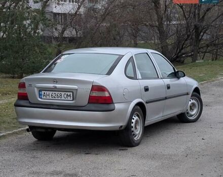 Серый Опель Вектра, объемом двигателя 1.8 л и пробегом 234 тыс. км за 1999 $, фото 3 на Automoto.ua