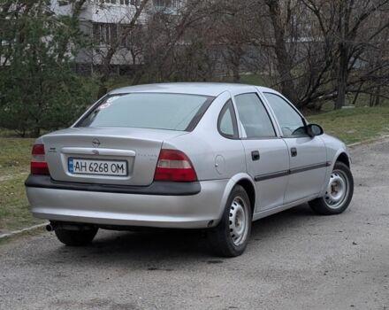 Серый Опель Вектра, объемом двигателя 1.8 л и пробегом 234 тыс. км за 1999 $, фото 4 на Automoto.ua