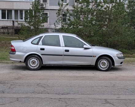 Серый Опель Вектра, объемом двигателя 1.8 л и пробегом 234 тыс. км за 1999 $, фото 5 на Automoto.ua