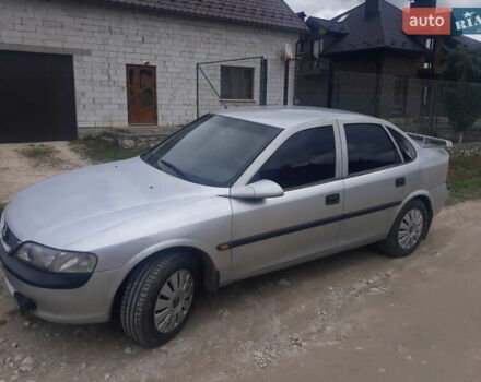 Опель Вектра 1996 в Кременце на Automoto.ua Серый Опель Вектра, объемом двигателя 1.7 л и пробегом 280 тыс. км за 2000 $, фото 1 на Automoto.ua