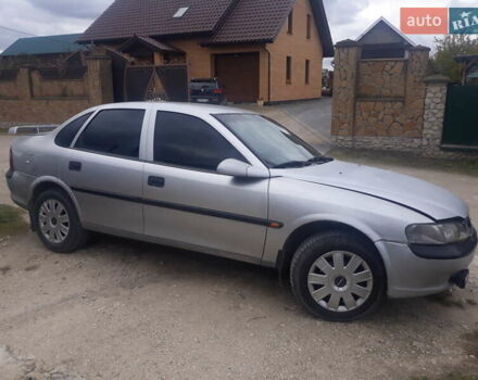 Опель Вектра 1996 в Кременце на Automoto.ua Серый Опель Вектра, объемом двигателя 1.7 л и пробегом 280 тыс. км за 2000 $, фото 3 на Automoto.ua